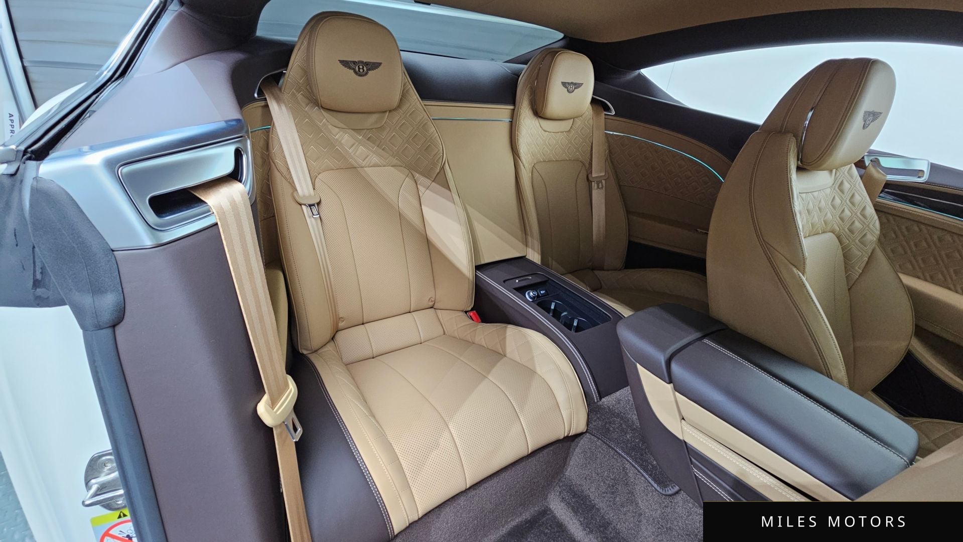 Bentley 컨티넨탈 GT 2023 — миниатюра 12