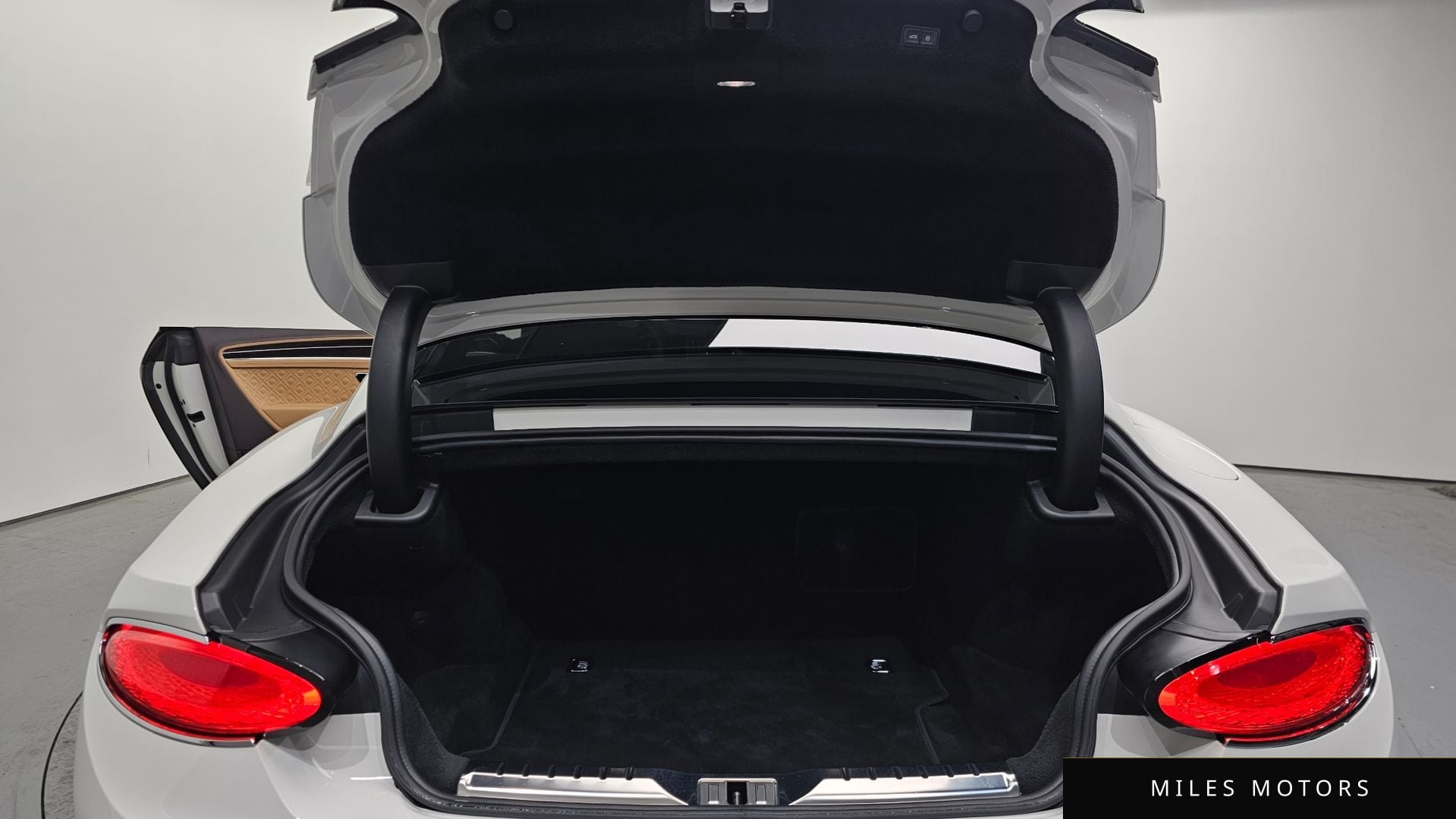 Bentley 컨티넨탈 GT 2023 — миниатюра 20