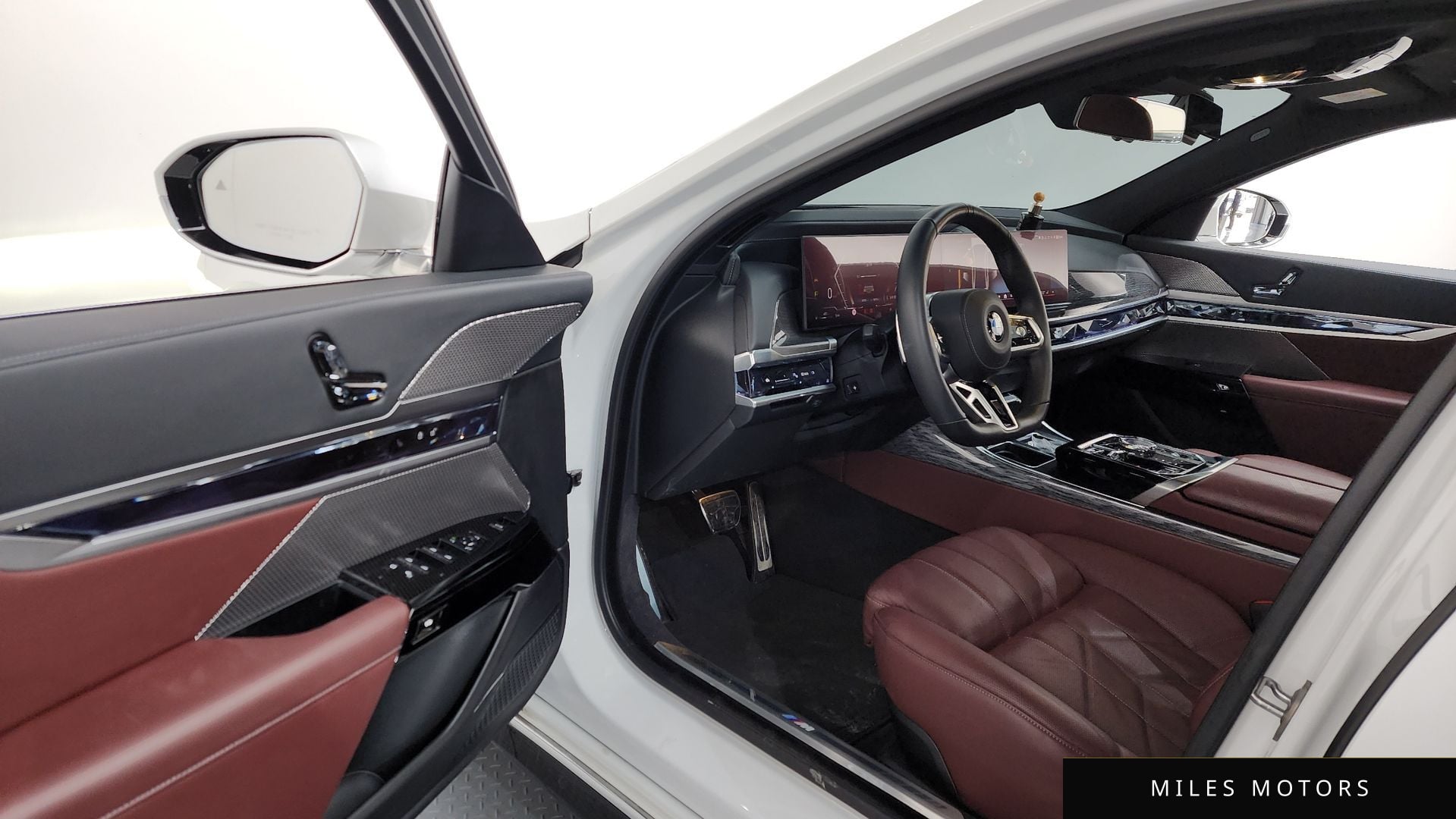 BMW 7 Series (G70) 2024 — миниатюра 10