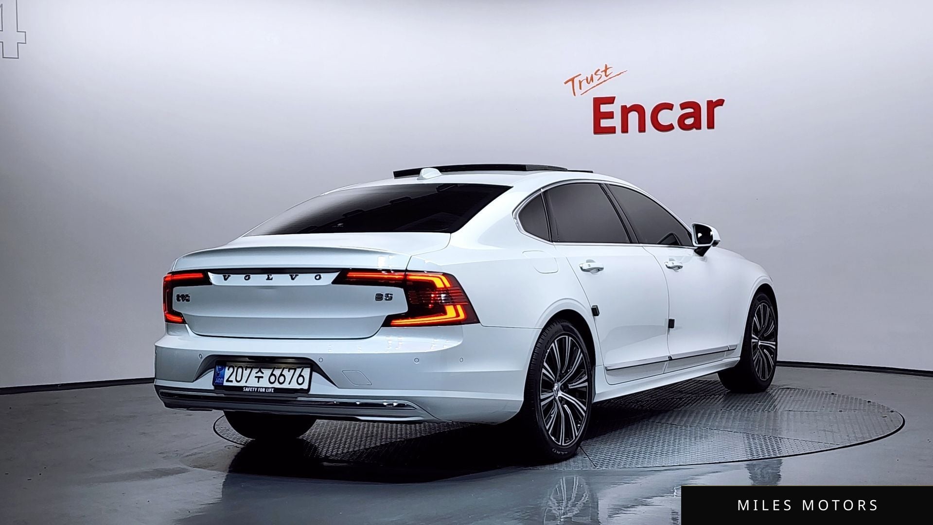 Volvo S90 2023 — миниатюра 2