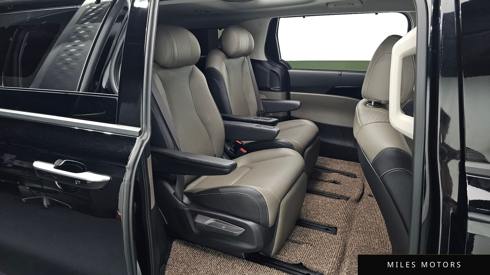 Kia Canival 2025 — миниатюра 11