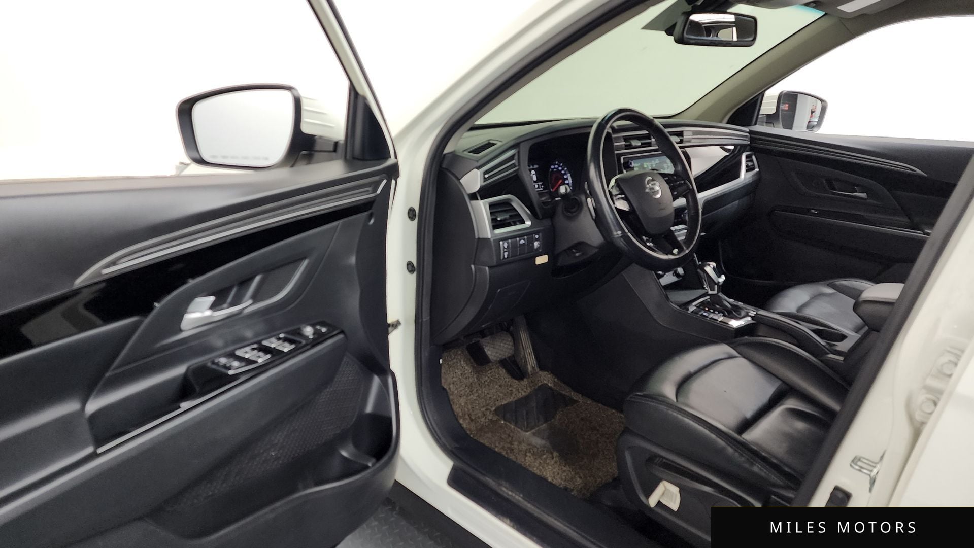 KG Mobility Beautiful Korando 2022 — миниатюра 10