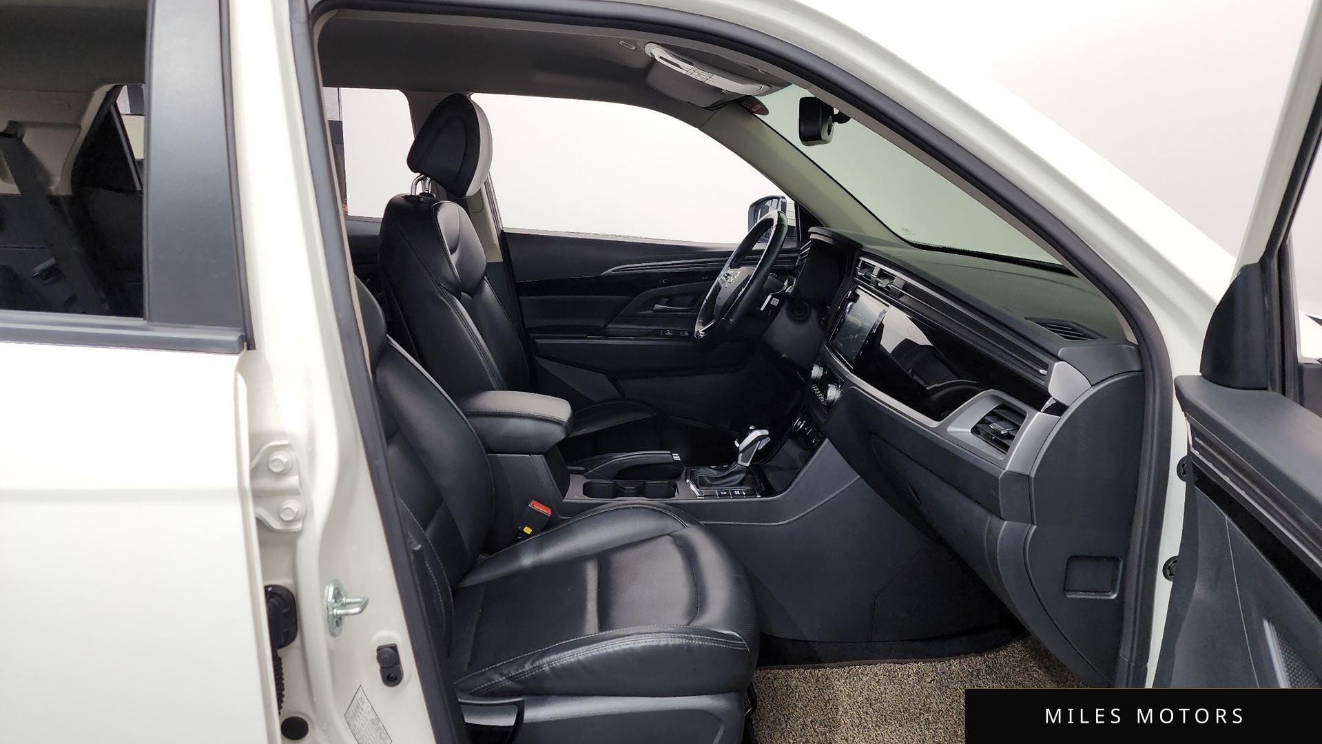 KG Mobility Beautiful Korando 2022 — миниатюра 11