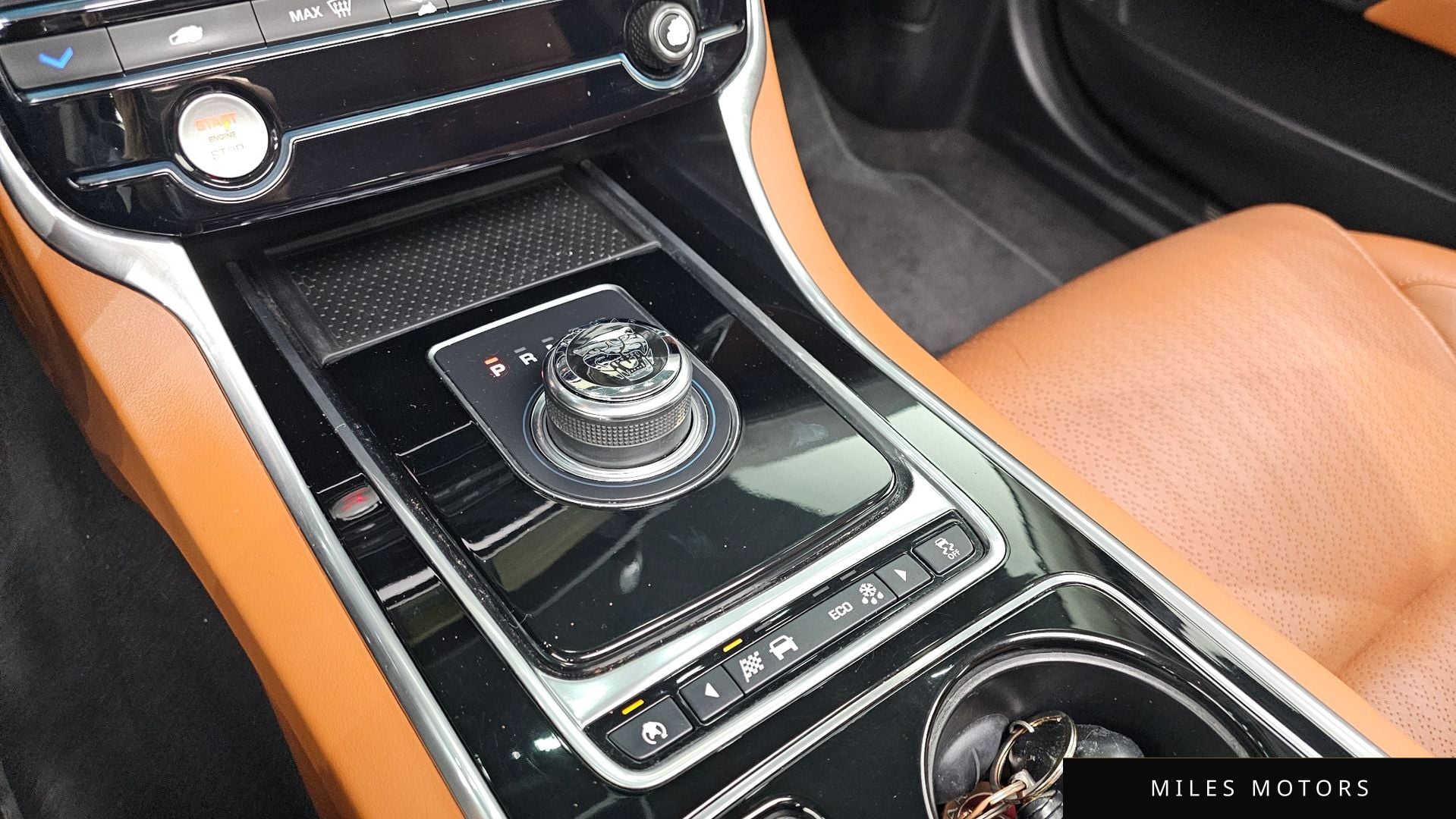 Jaguar XE 2017 — миниатюра 9