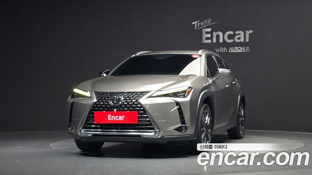Лексус UX250h 2023 — миниатюра 3