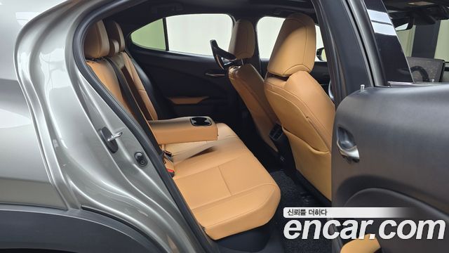 Лексус UX250h 2023 — миниатюра 12