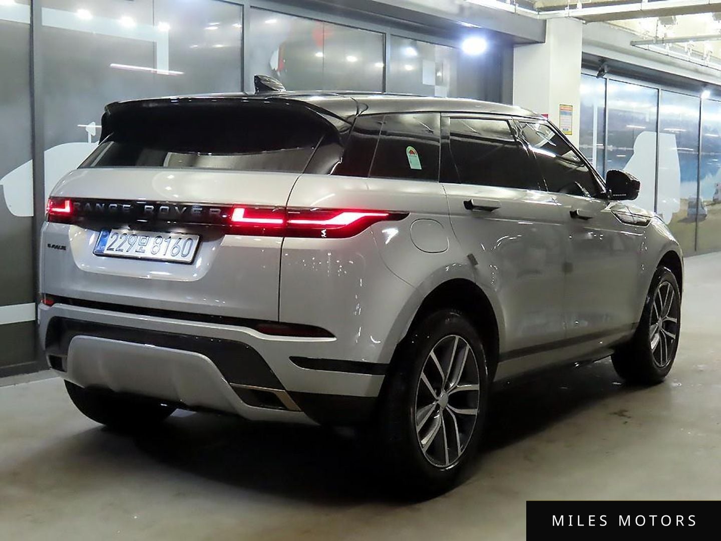 Land Rover 레인지로버 이보크 2025 — миниатюра 4