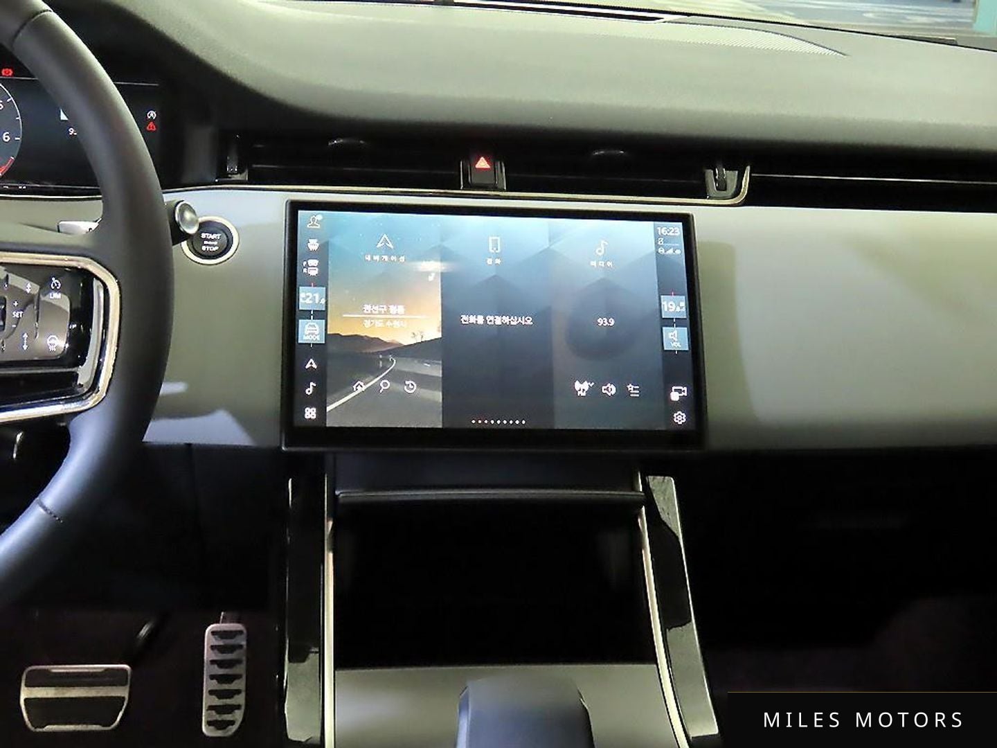 Land Rover 레인지로버 이보크 2025 — миниатюра 11