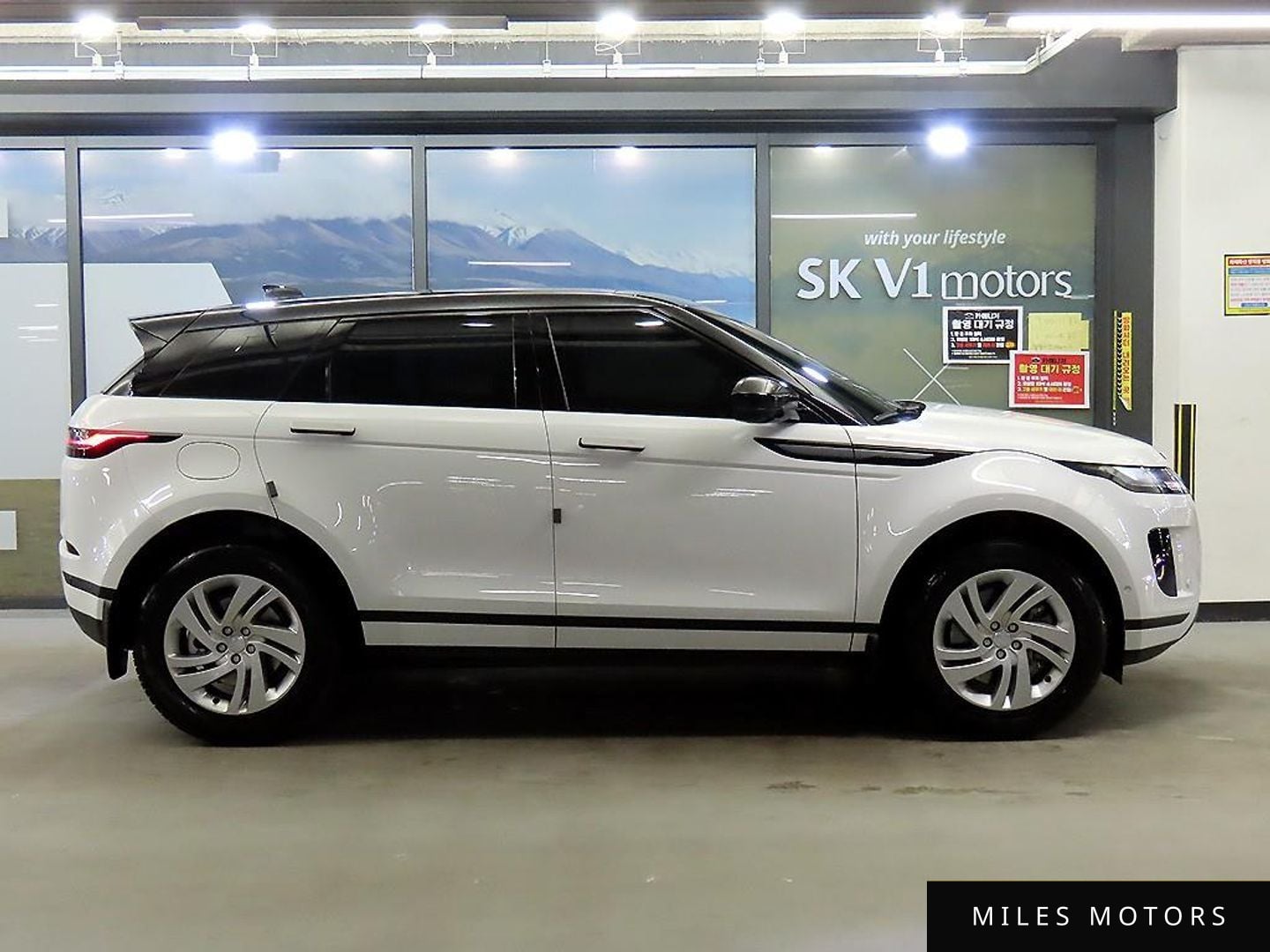 Land Rover 레인지로버 이보크 2026 — миниатюра 3