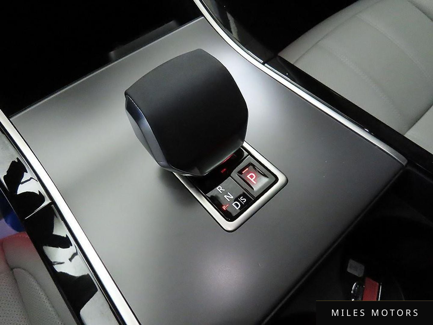 Land Rover 레인지로버 이보크 2026 — миниатюра 12