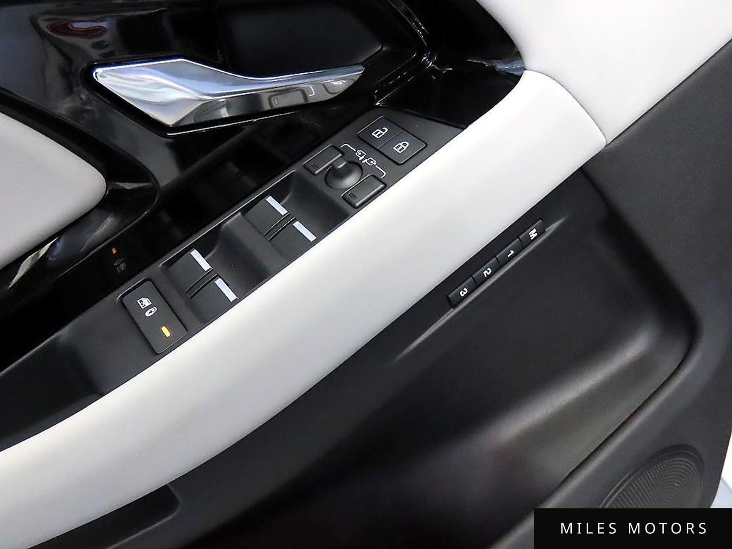 Land Rover 레인지로버 이보크 2026 — миниатюра 13