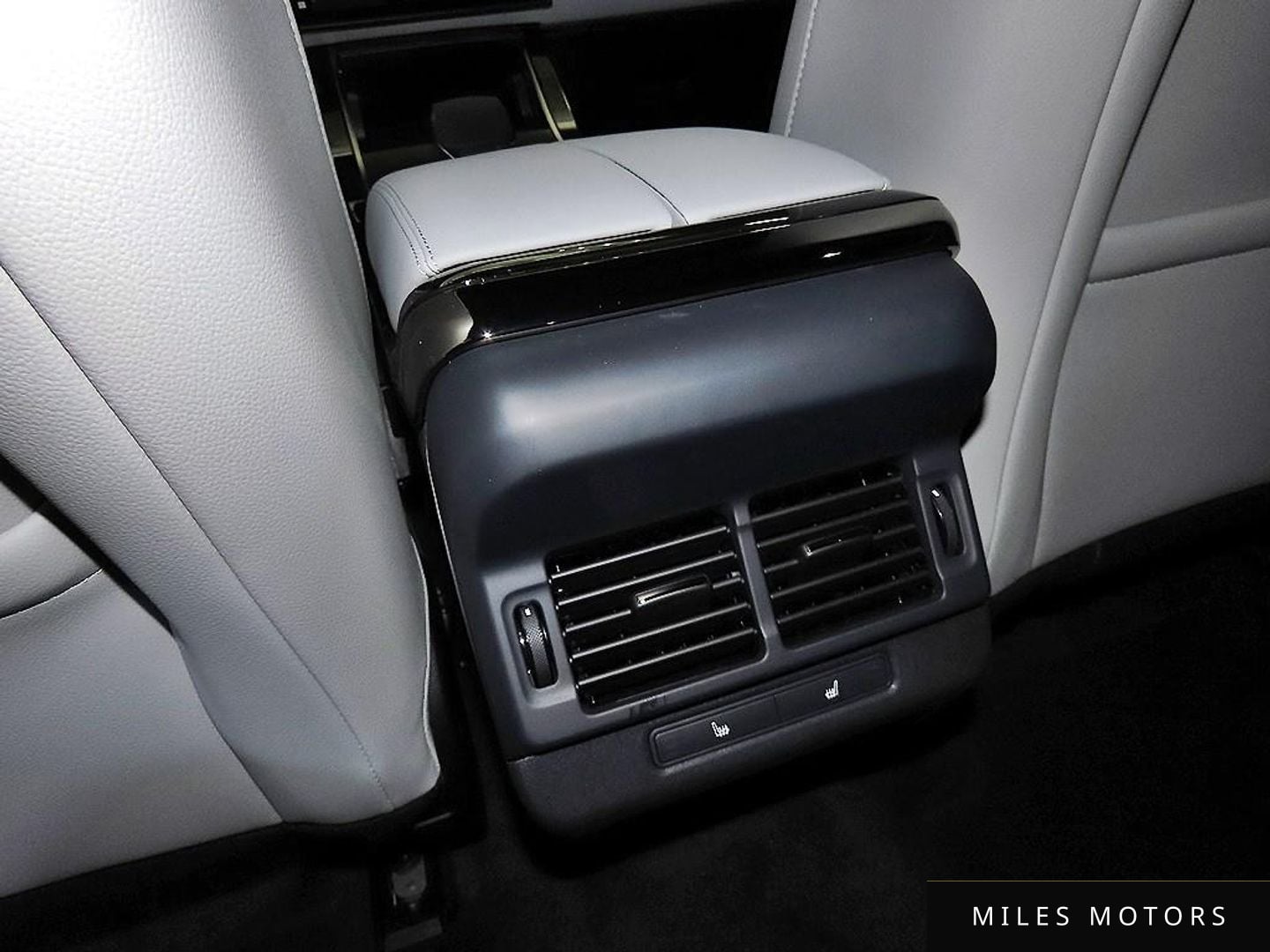 Land Rover 레인지로버 이보크 2026 — миниатюра 14
