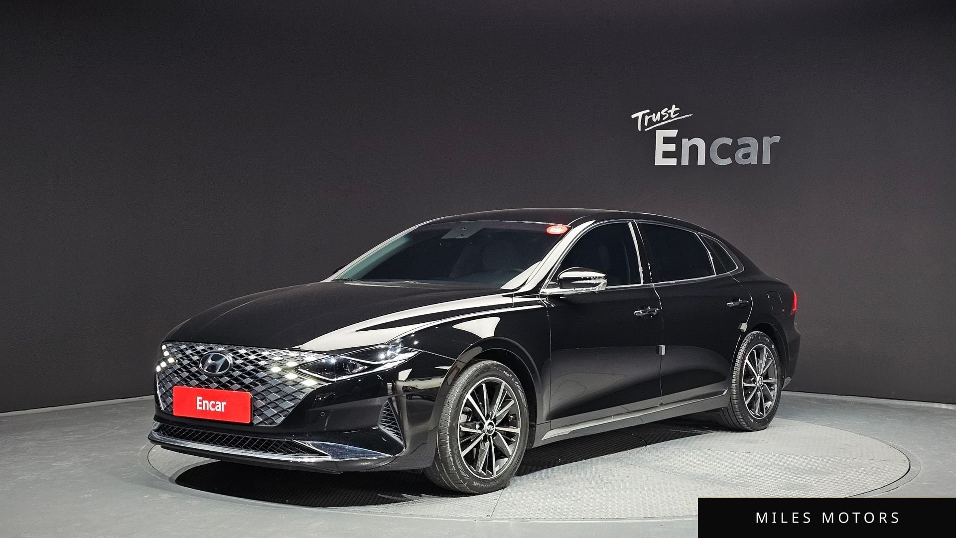Hyundai Grandeur 2022 — фото 1 из 12