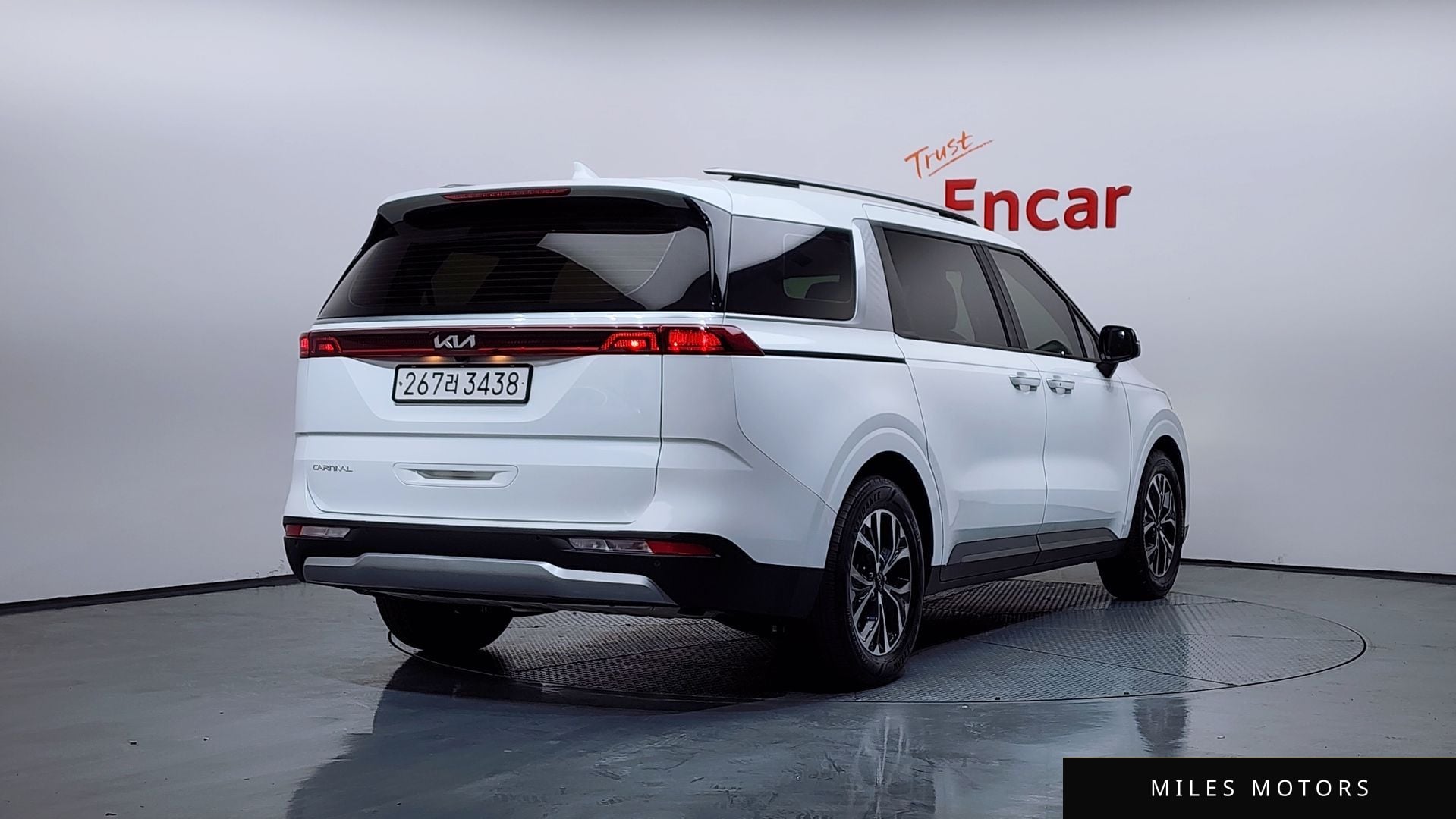 Kia Carnival 2023 — миниатюра 2