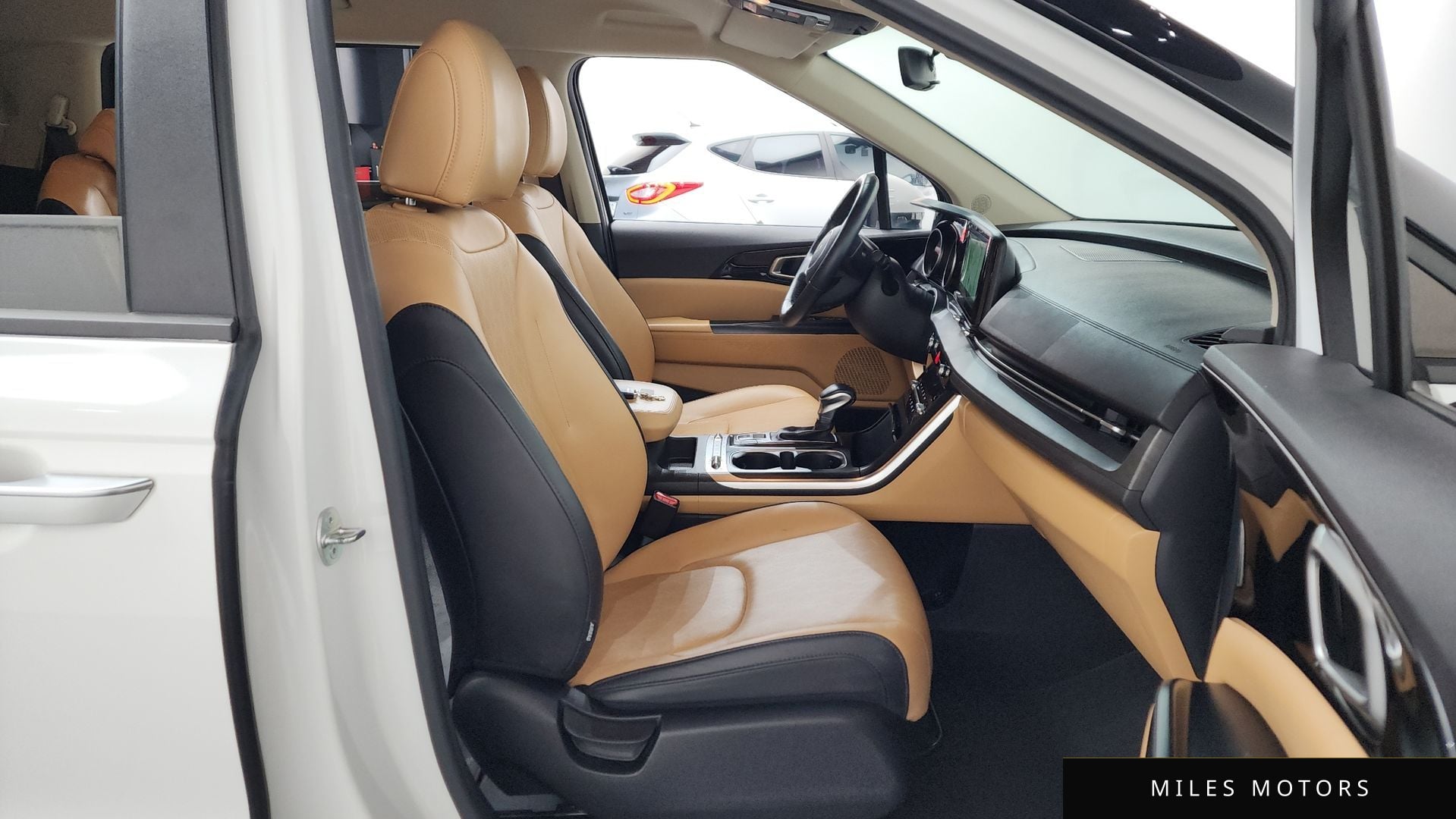Kia Carnival 2023 — миниатюра 11