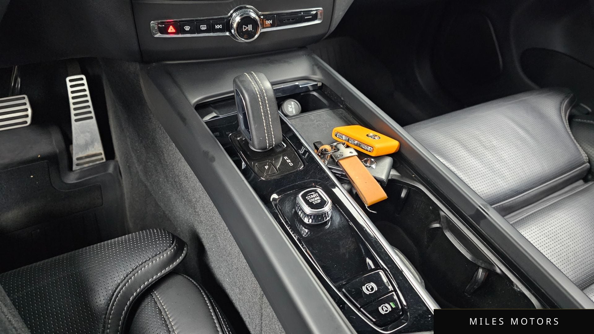 Volvo XC60 2022 — миниатюра 9