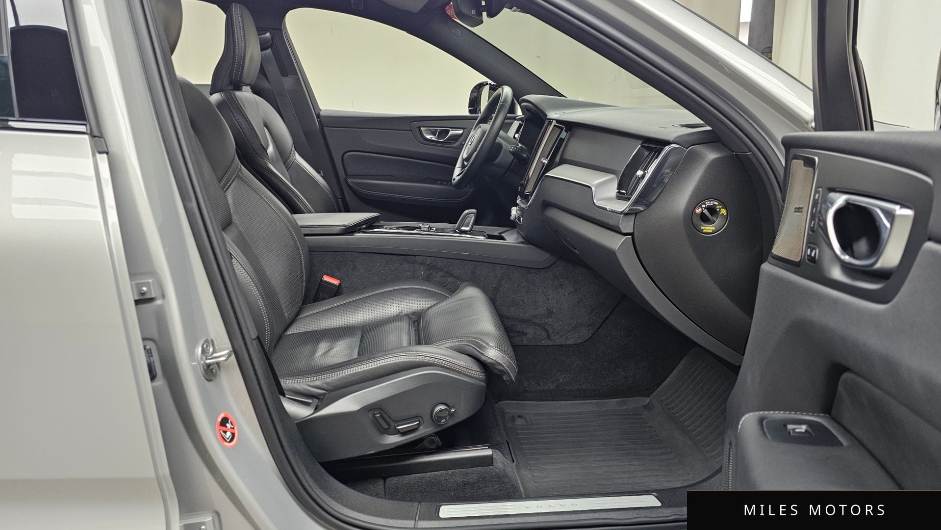 Volvo XC60 2022 — миниатюра 11
