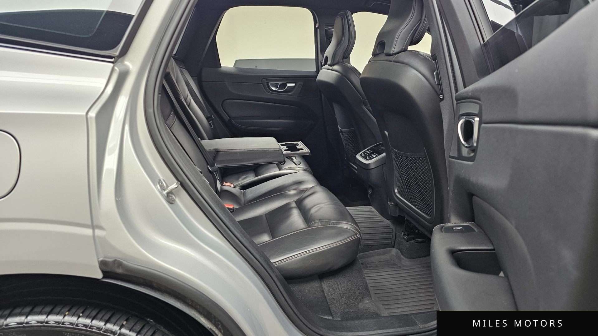 Volvo XC60 2022 — миниатюра 12