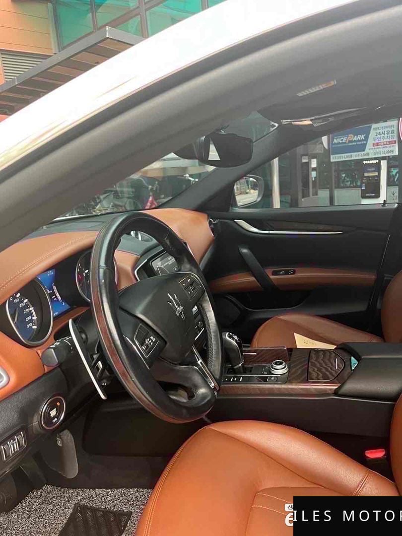 Maserati 기블리 2018 — миниатюра 6