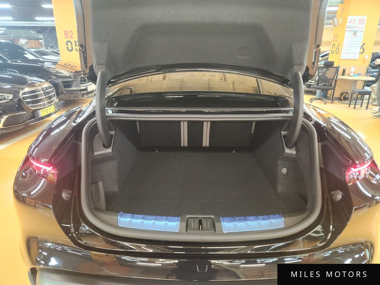 Porsche Taycan 2026 — миниатюра 8
