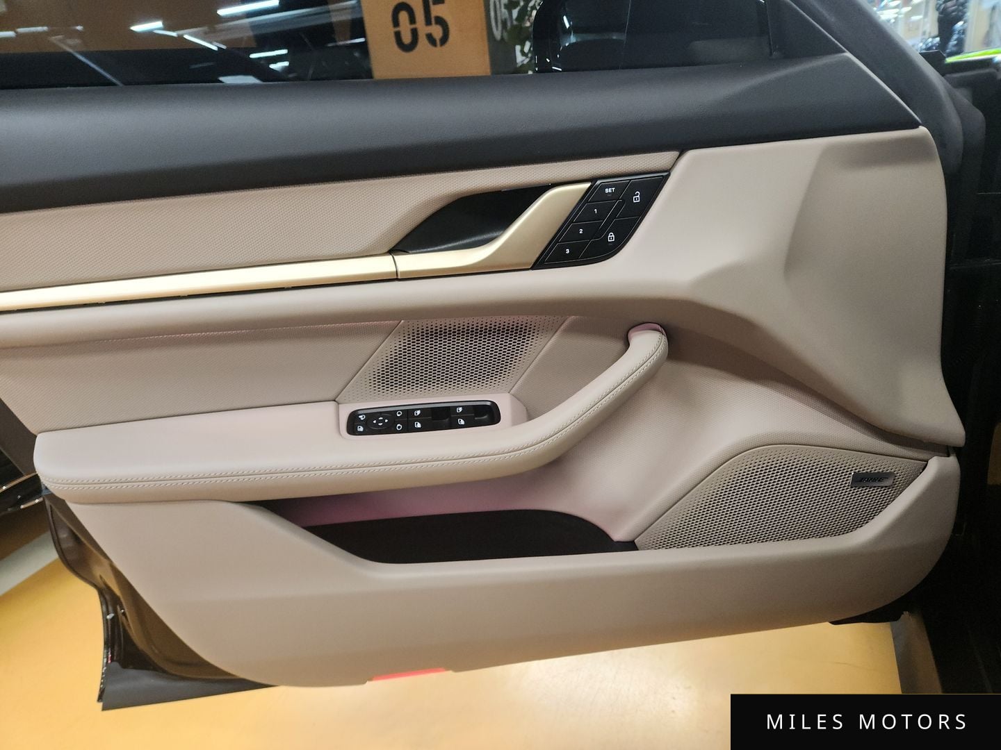 Porsche Taycan 2026 — миниатюра 10