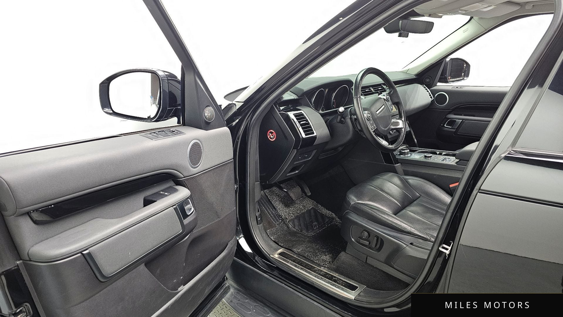 Land Rover Discovery 2018 — миниатюра 9