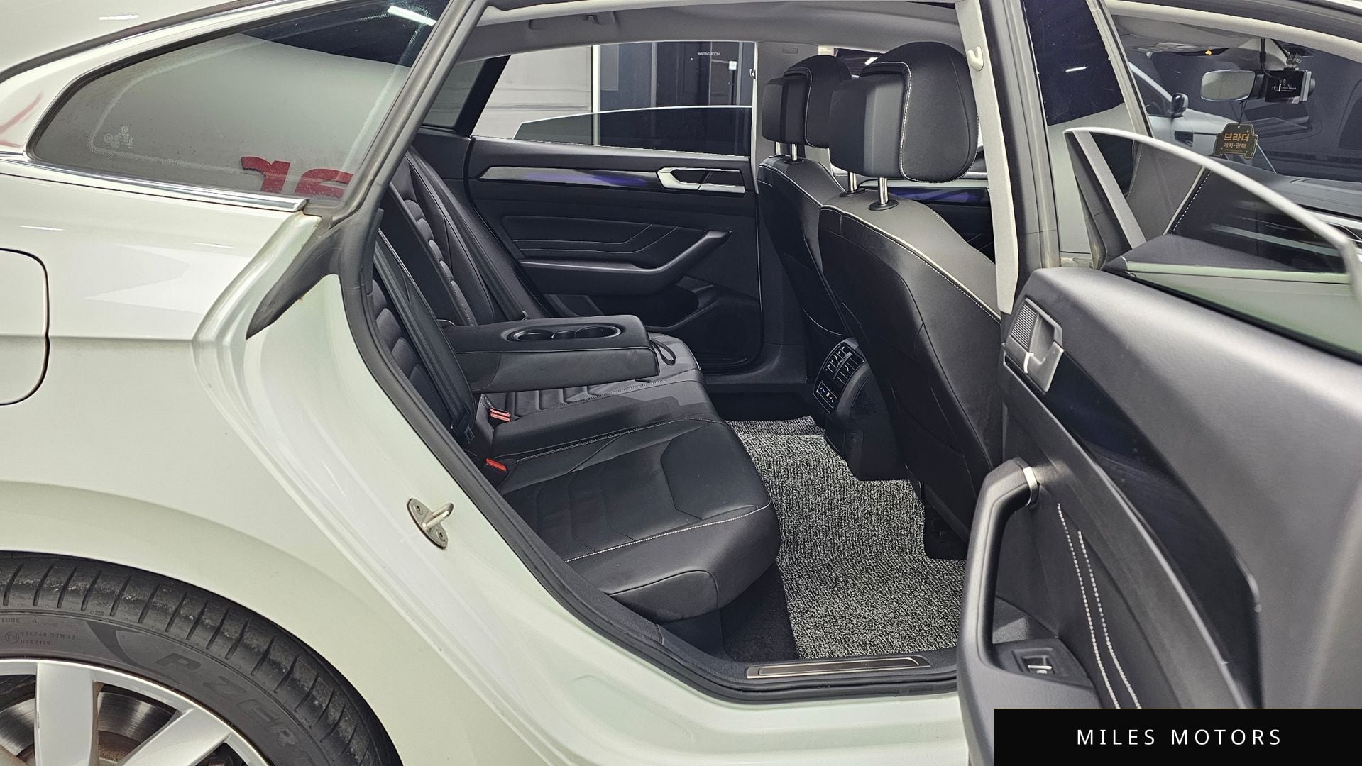 Volkswagen 아테온 2022 — миниатюра 12