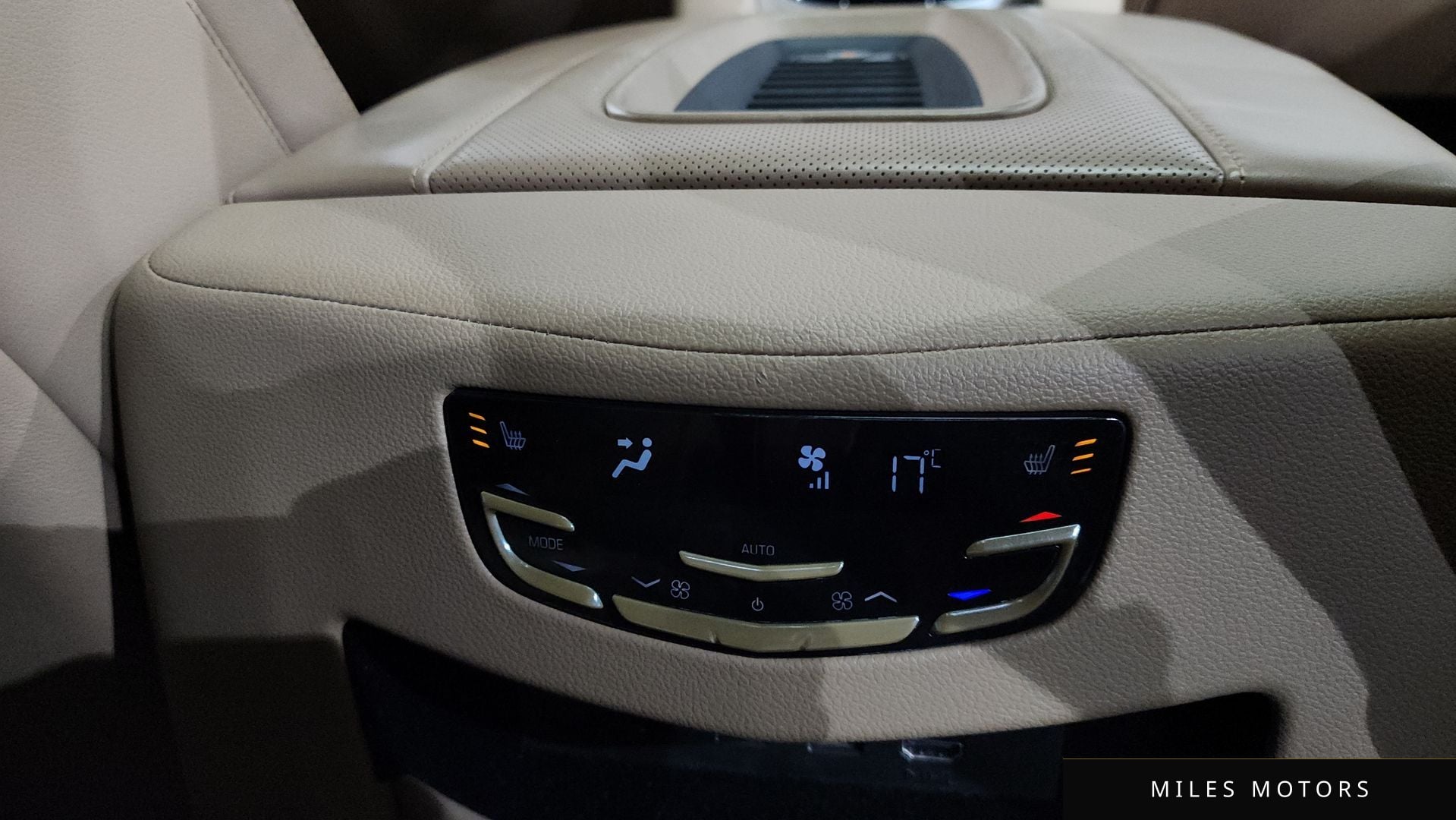 Cadillac 에스컬레이드 2019 — миниатюра 18
