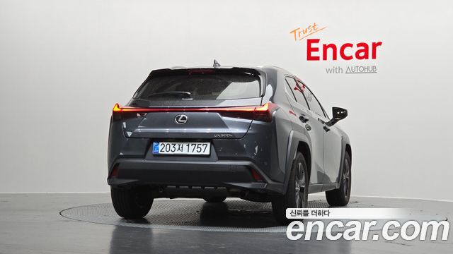 Лексус UX300h 2026 — миниатюра 4