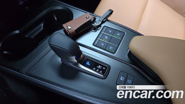 Лексус UX300h 2026 — миниатюра 9
