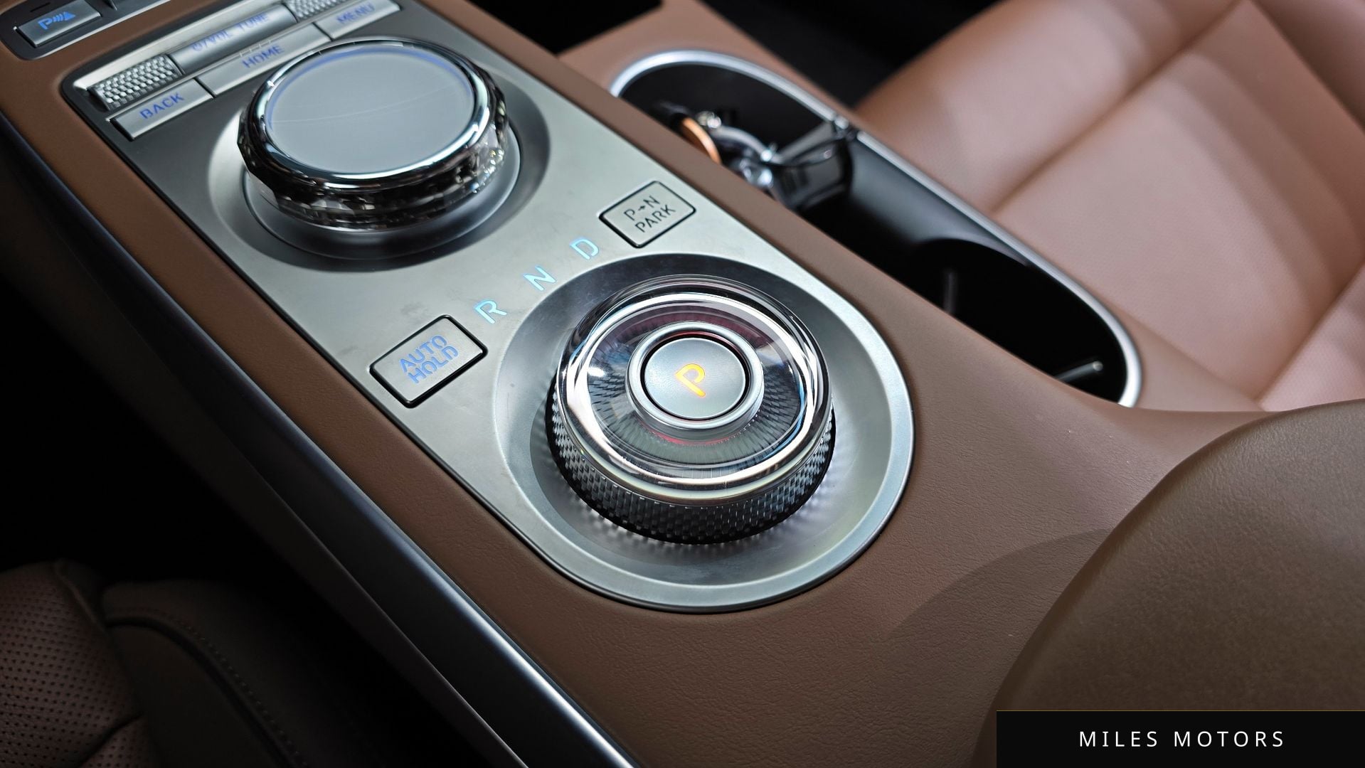 Genesis GV70 2023 — миниатюра 9