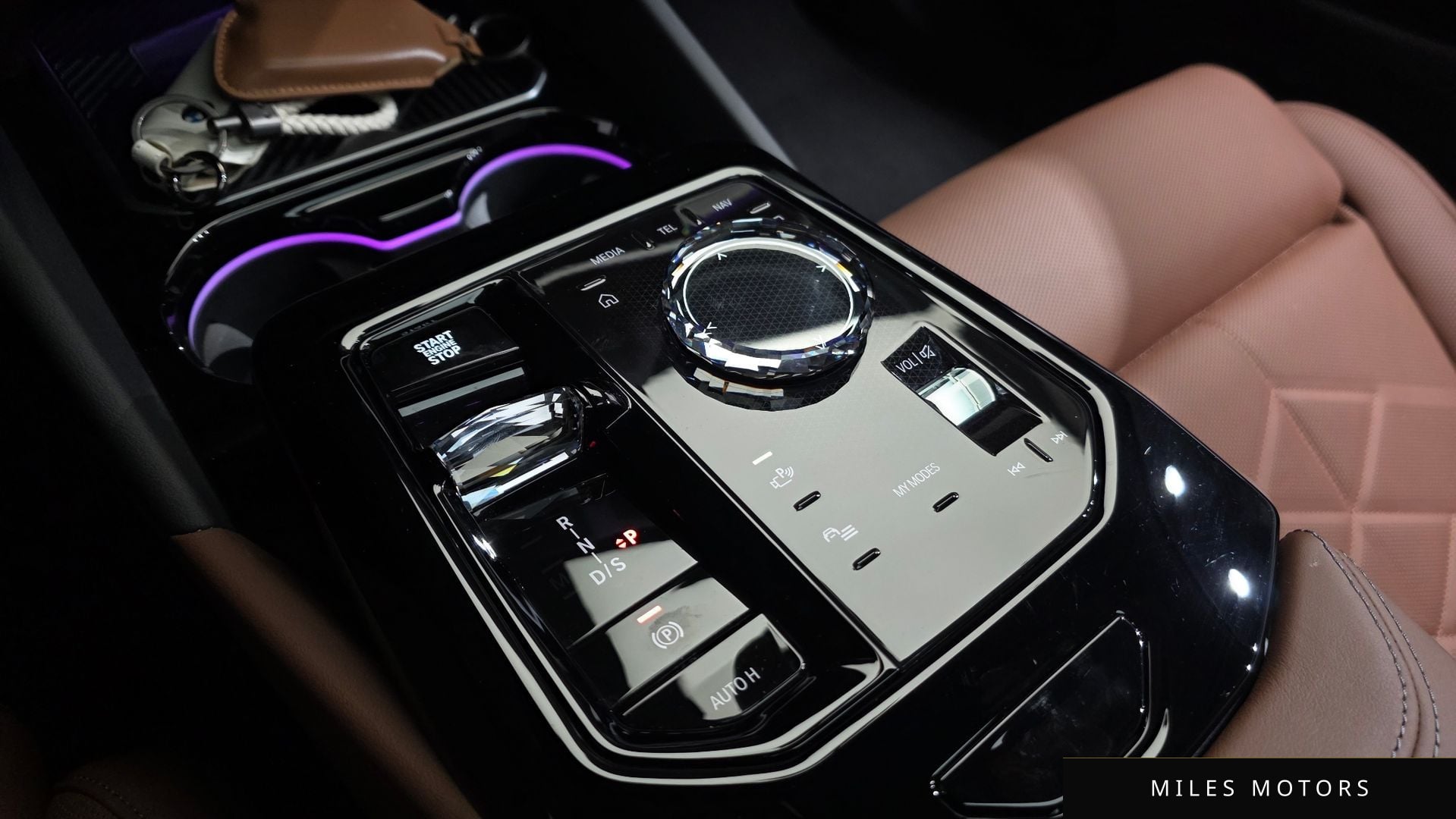 BMW 5 Series (G60) 2025 — миниатюра 8