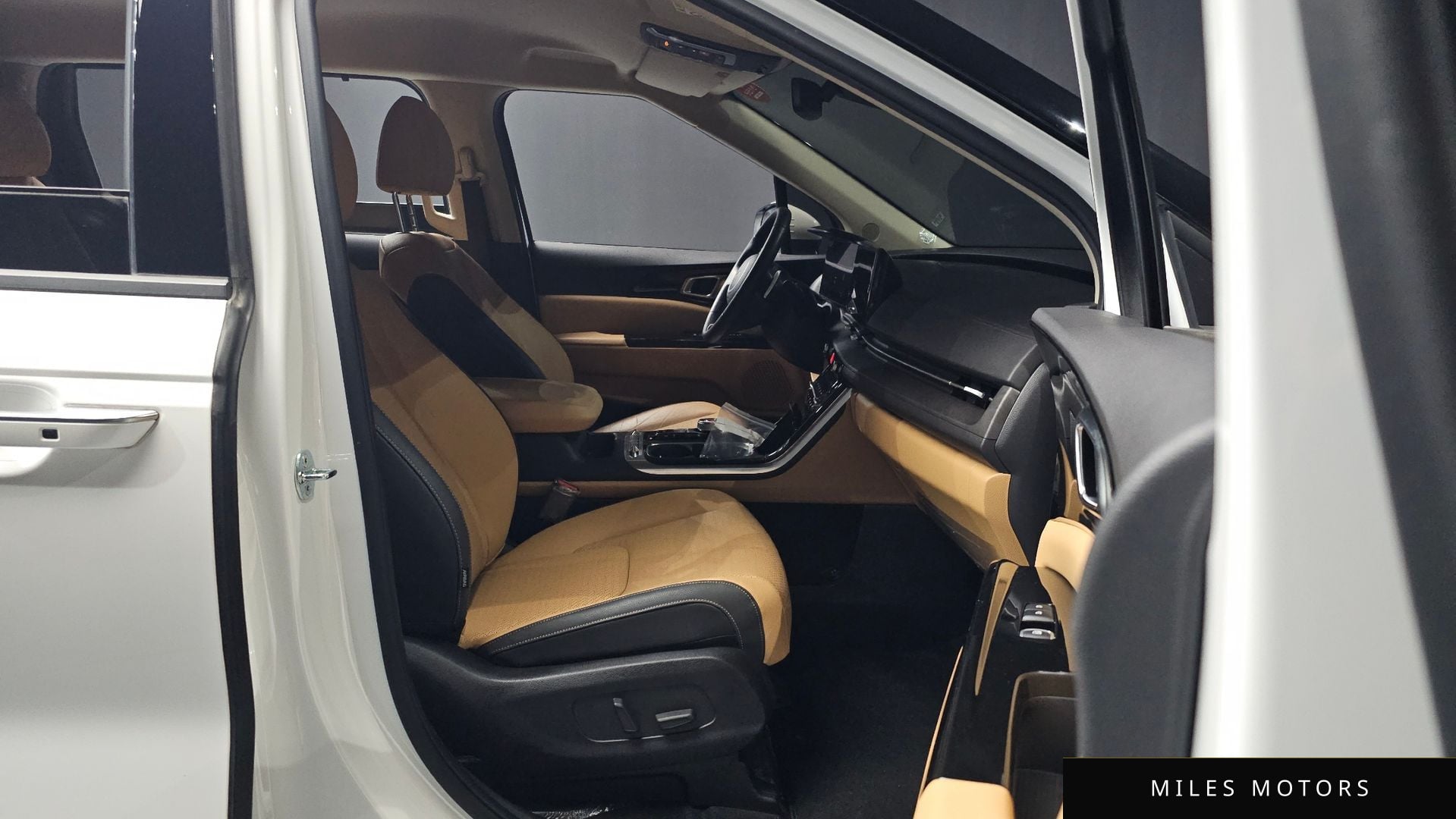 Kia Carnival 2023 — миниатюра 11
