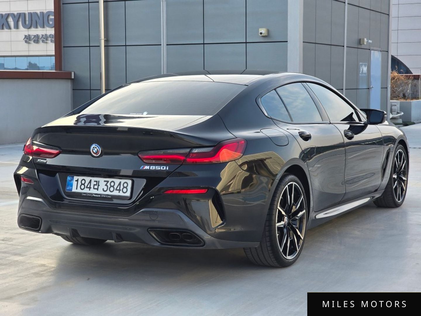 BMW 8 Series (G15) 2025 — миниатюра 4