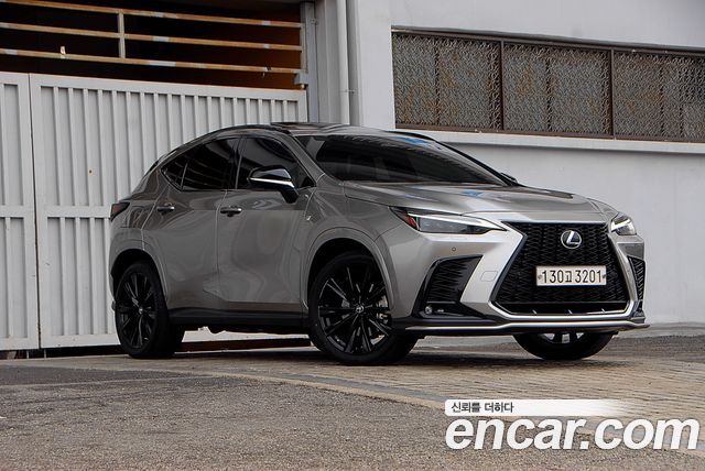 Лексус NX450h+ 2023 — миниатюра 14