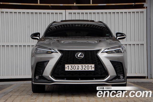 Лексус NX450h+ 2023 — миниатюра 25