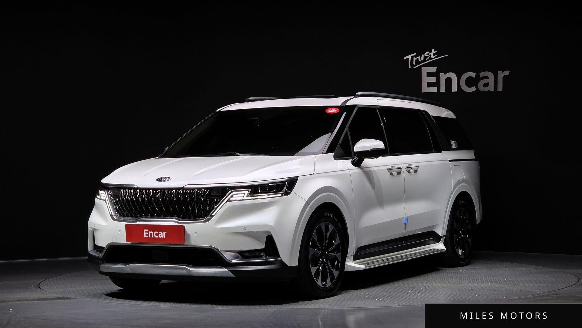 Kia Carnival 2021 — фото 1 из 12