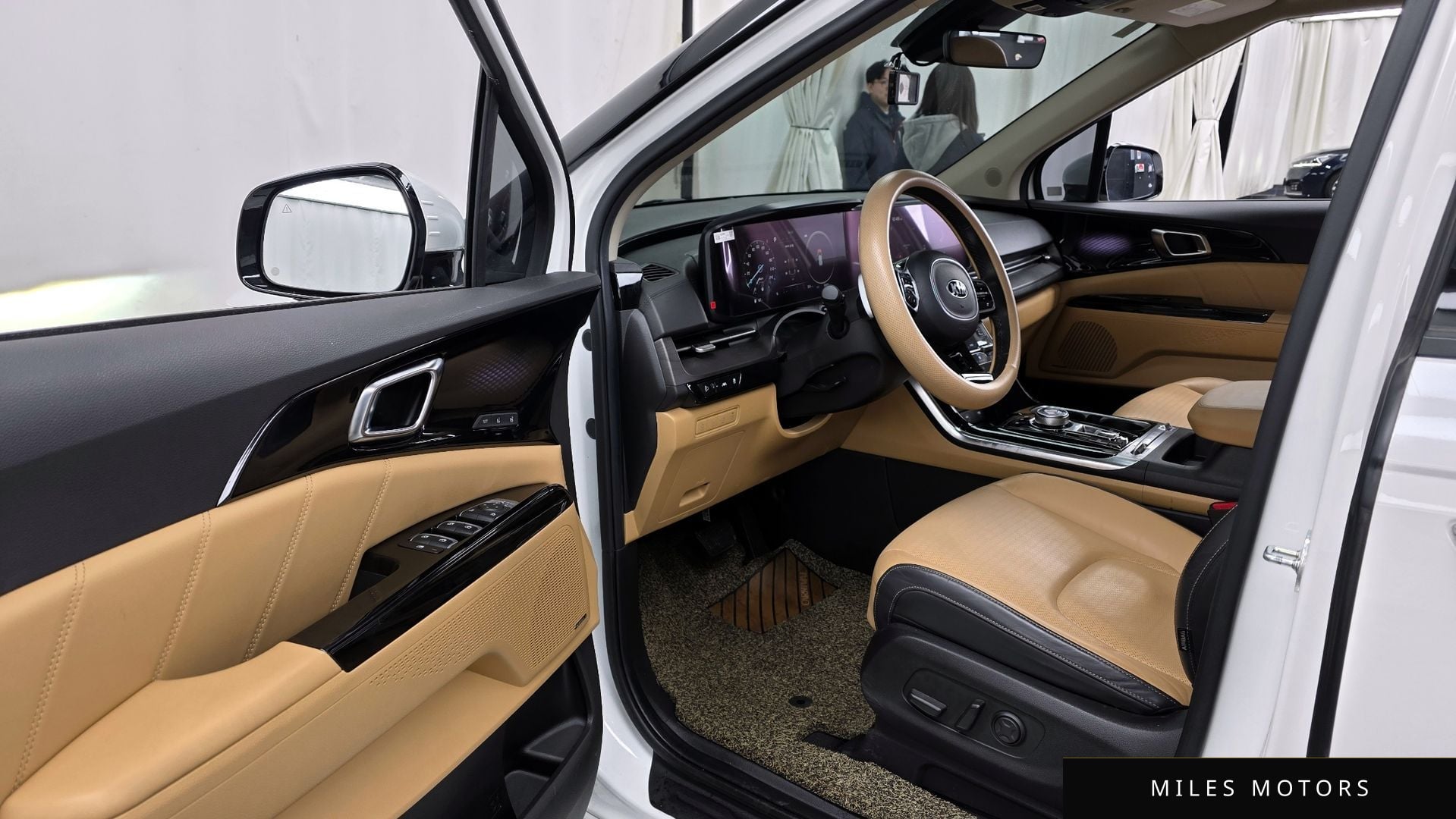 Kia Carnival 2021 — миниатюра 10