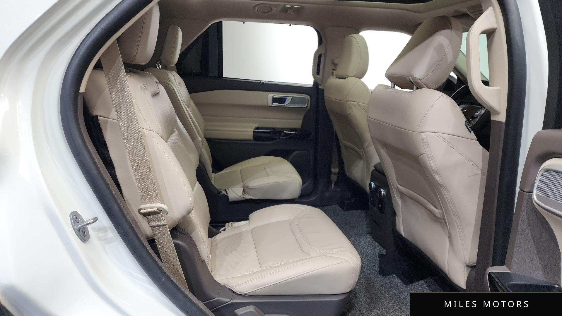 Ford Explorer 2022 — миниатюра 12