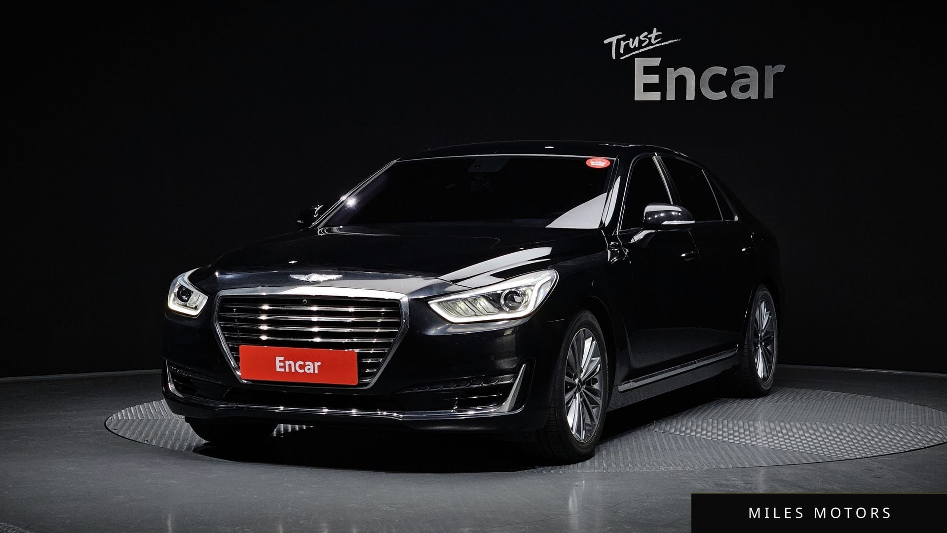 Genesis EQ900 2016 — фото 1 из 12