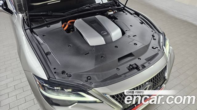 Лексус LS500h 2023 — миниатюра 6