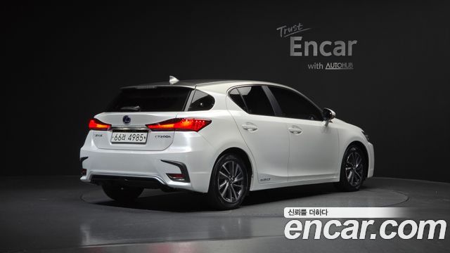 Лексус CT200h 2018 — миниатюра 2