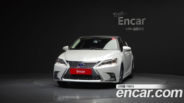 Лексус CT200h 2018 — миниатюра 3
