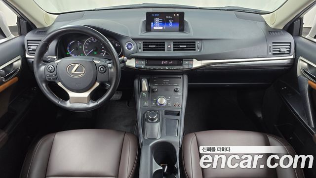 Лексус CT200h 2018 — миниатюра 7