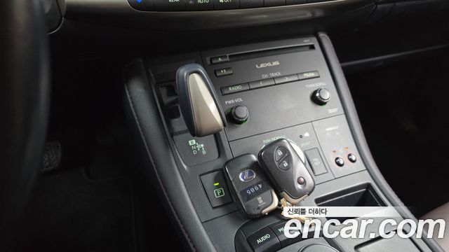 Лексус CT200h 2018 — миниатюра 9