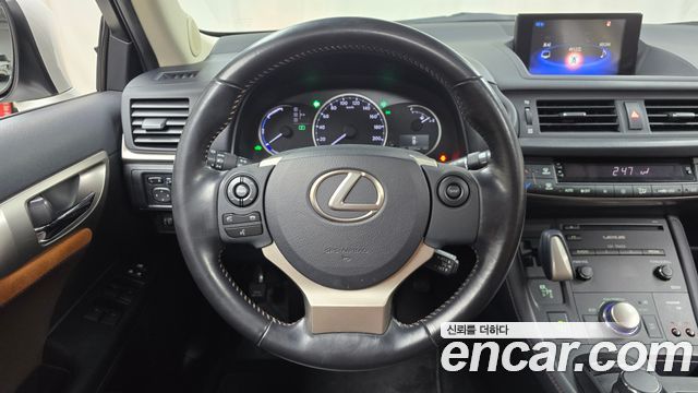 Лексус CT200h 2018 — миниатюра 13