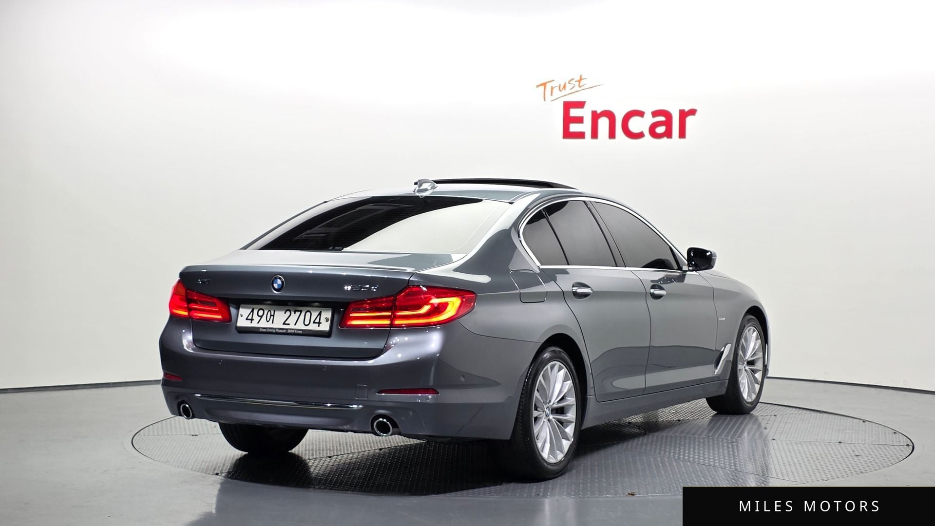 BMW 5 Series (G30) 2018 — миниатюра 2