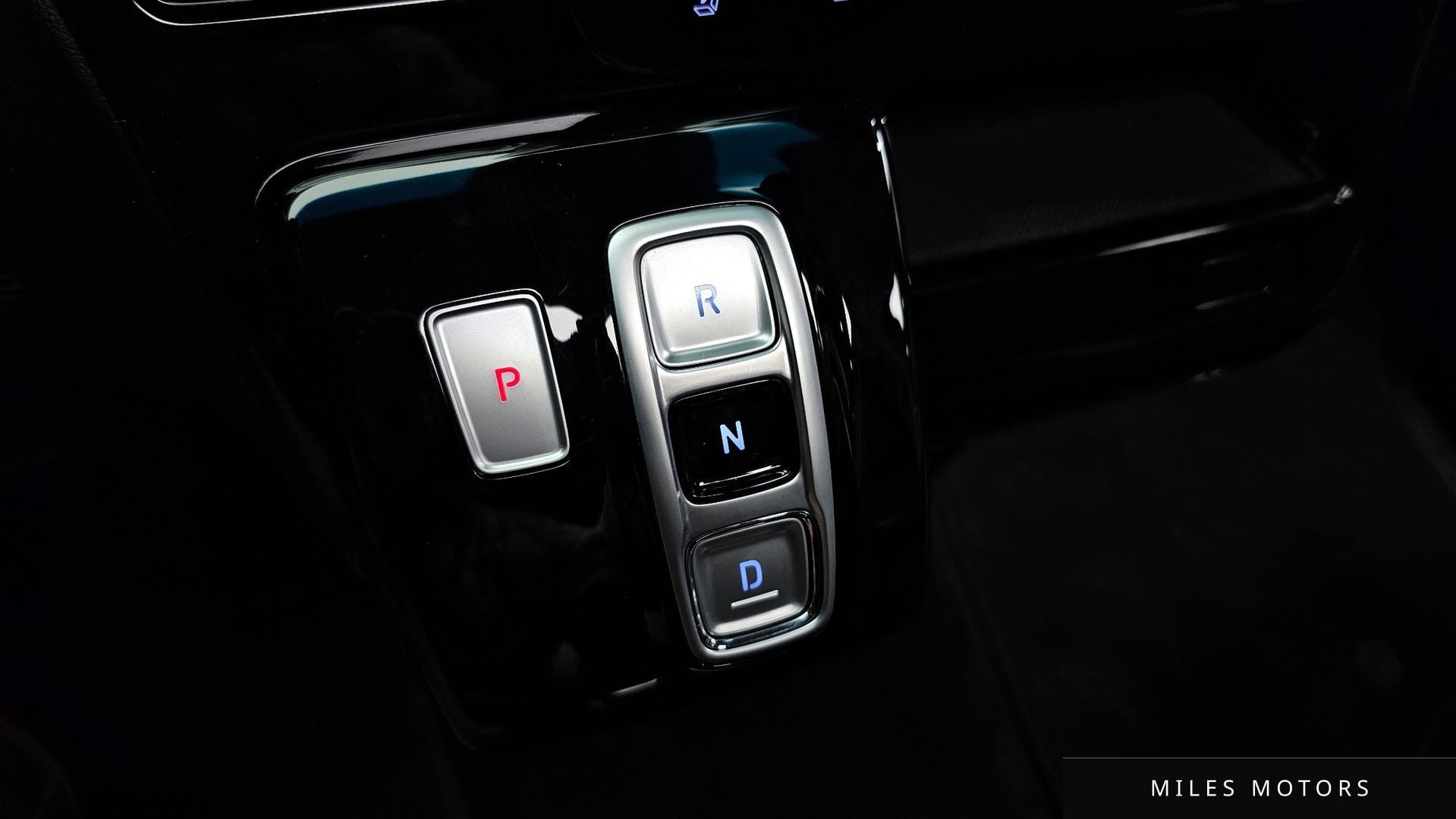 Hyundai Staria 2024 — миниатюра 9