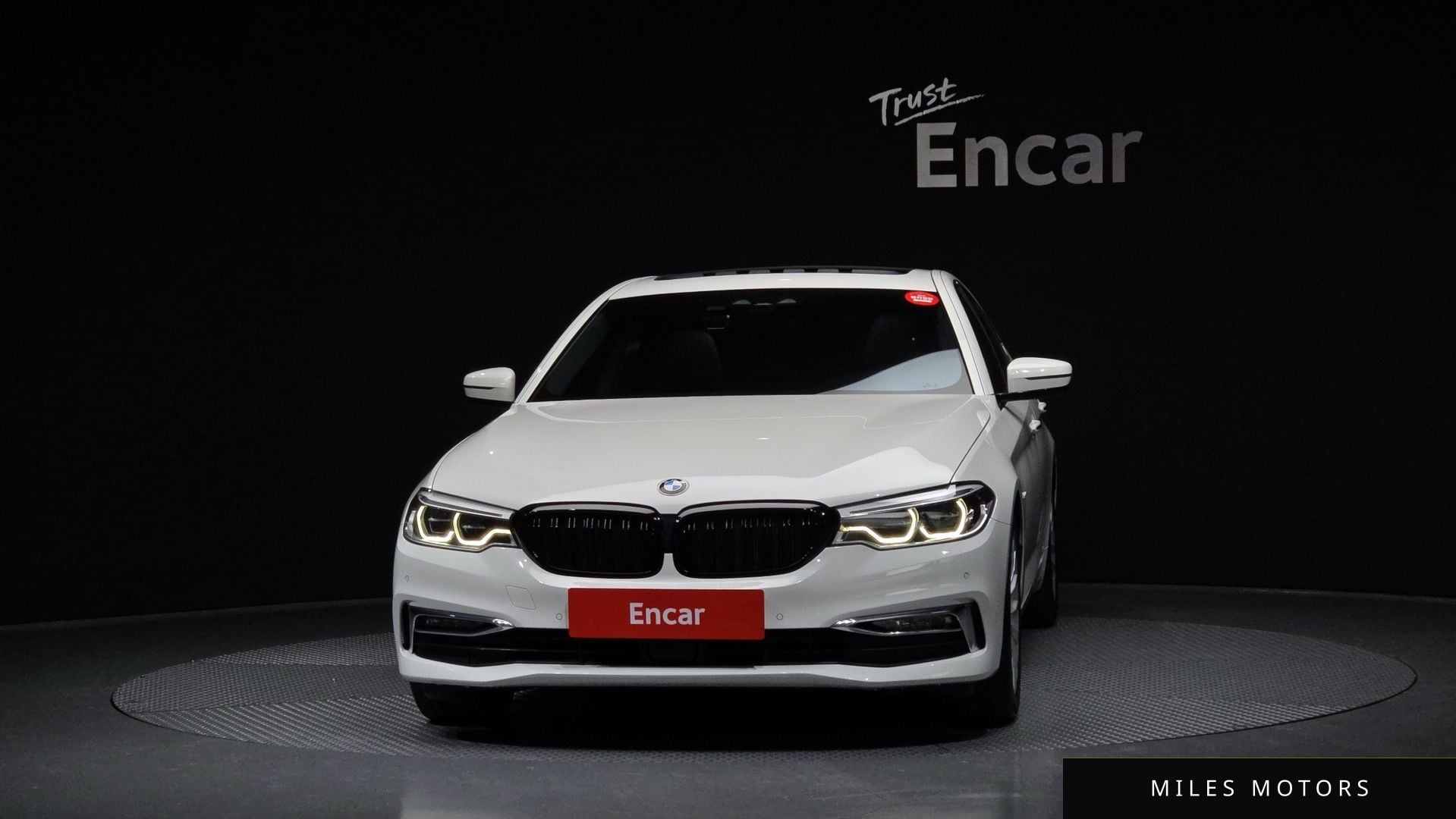 BMW 5 Series (G30) 2018 — миниатюра 3