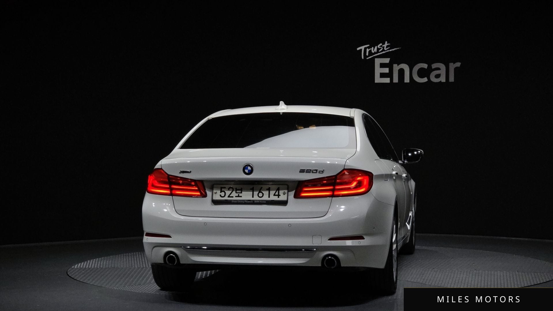 BMW 5 Series (G30) 2018 — миниатюра 4